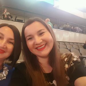 Meet your Posher, Aida